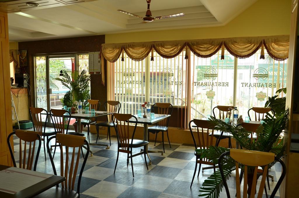 Hotel Aryaas Palayankottai Экстерьер фото