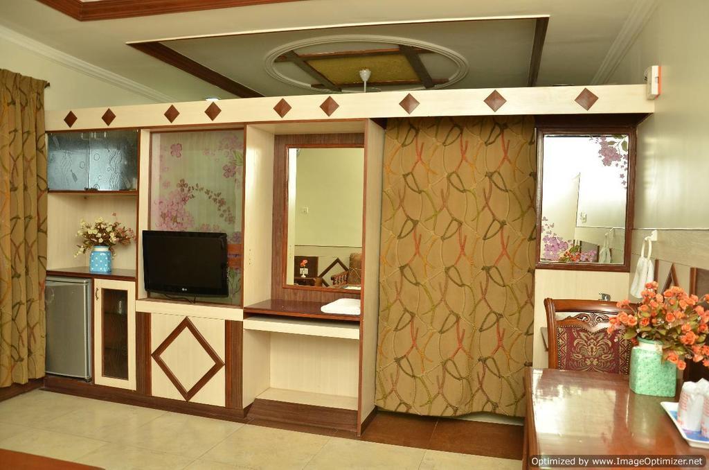 Hotel Aryaas Palayankottai Экстерьер фото