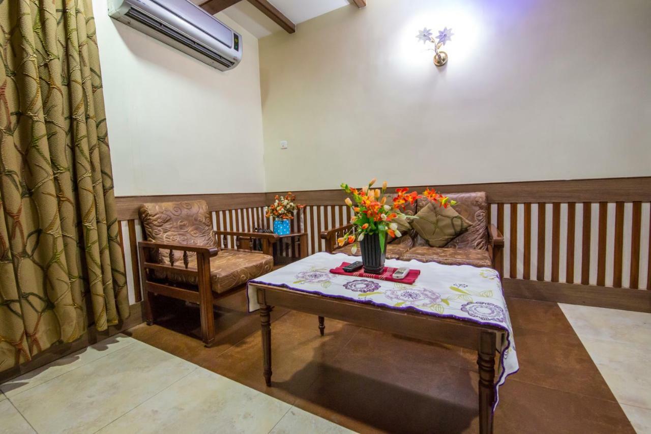 Hotel Aryaas Palayankottai Экстерьер фото