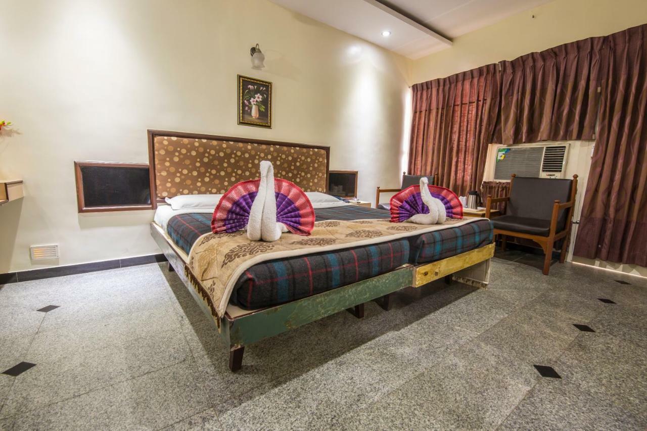 Hotel Aryaas Palayankottai Экстерьер фото