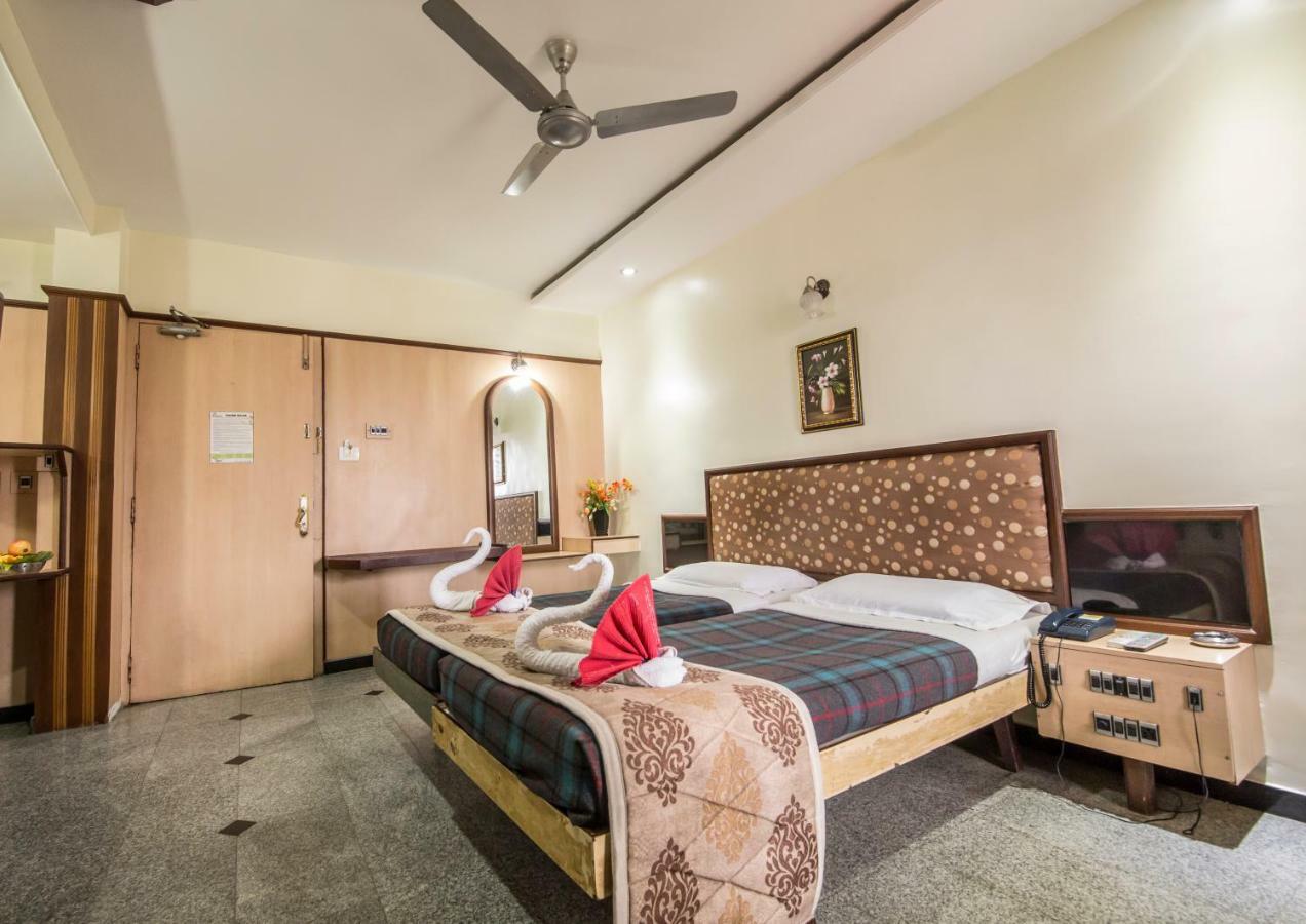 Hotel Aryaas Palayankottai Экстерьер фото