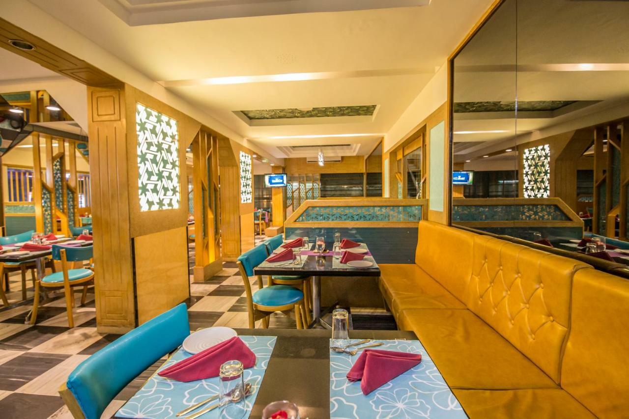 Hotel Aryaas Palayankottai Экстерьер фото