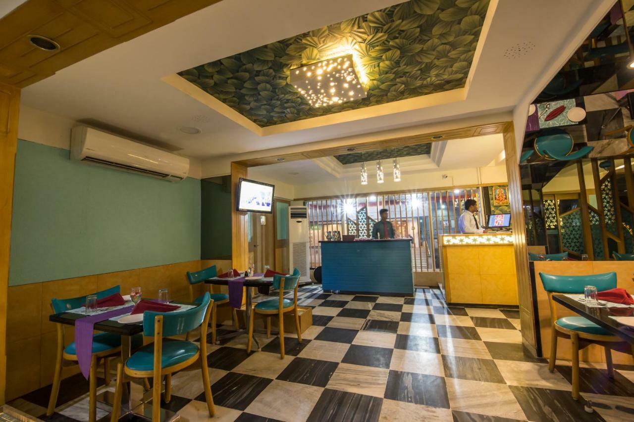 Hotel Aryaas Palayankottai Экстерьер фото