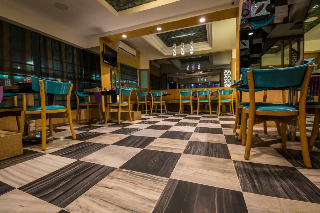 Hotel Aryaas Palayankottai Экстерьер фото